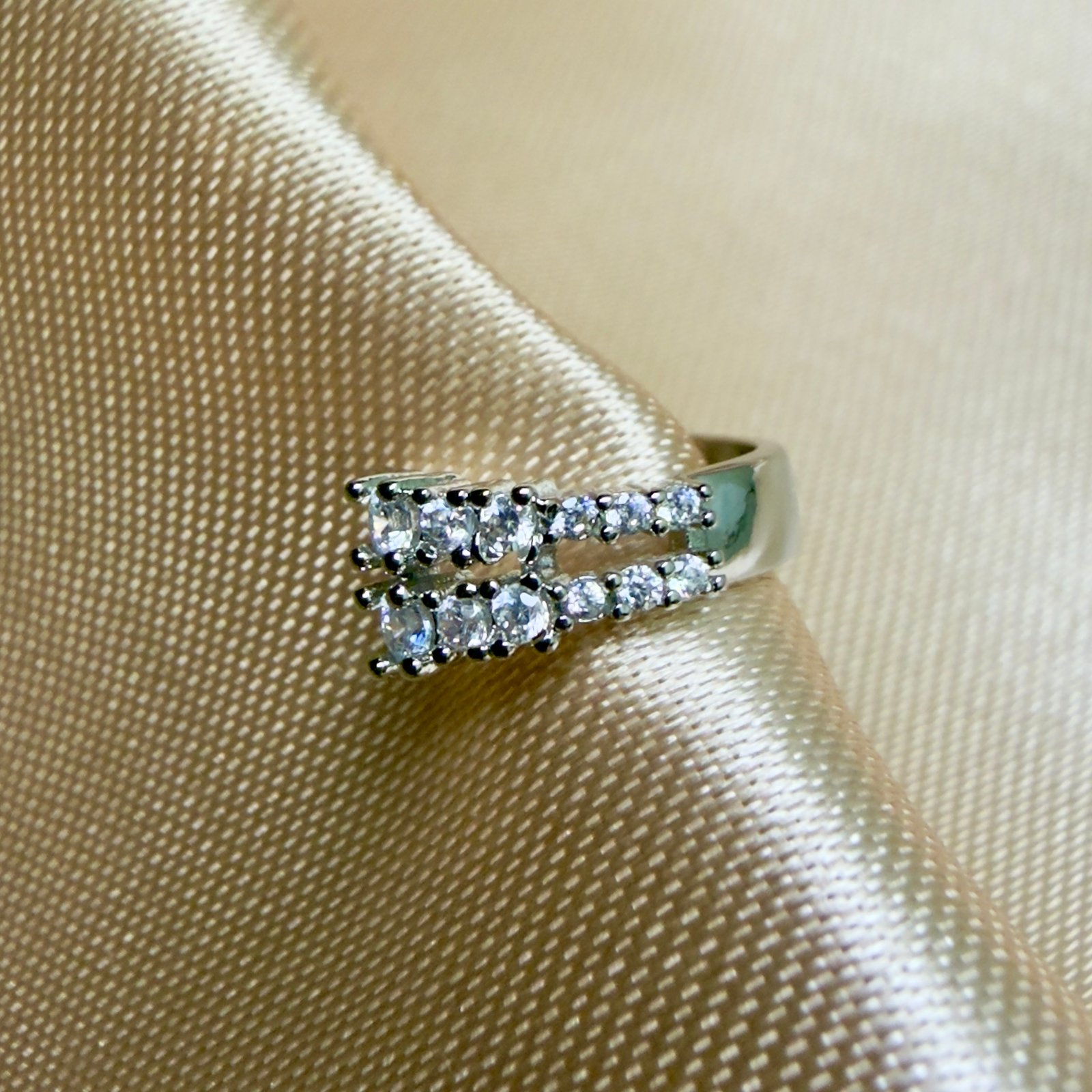 Piercing Fake Crystal